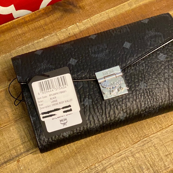 MCM Handbags - MCM Large Wallet On Chain